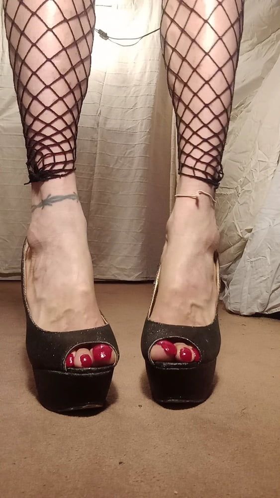 asian ts sexy feet in sandals, mules, high hells .  #34