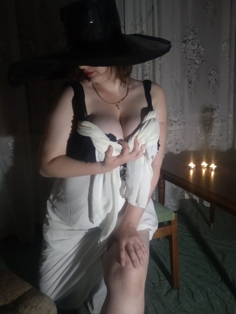 We tried to make a cosplay on Lady Dimitrescu #13