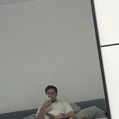 誰か座って🫣くれないか