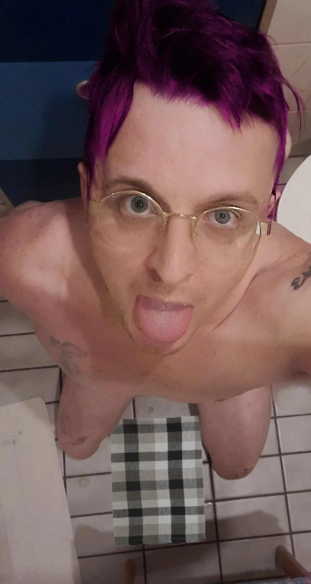 Me in pink. I'm always so horny #4