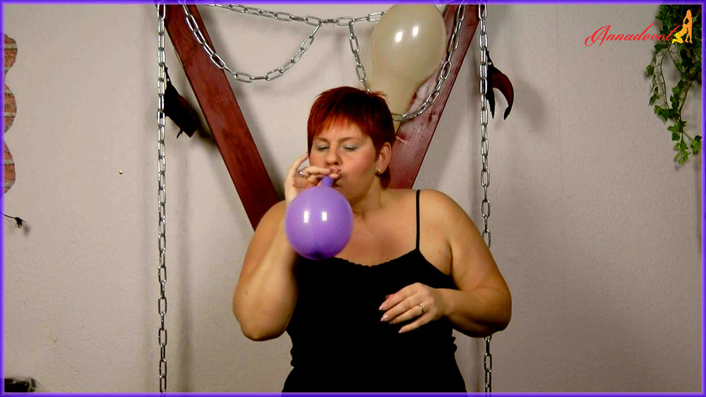 Annadevot - balloon games in boots #9