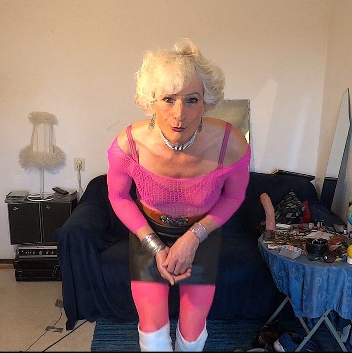 Me in pink showing Ass 30 january 2025 #13