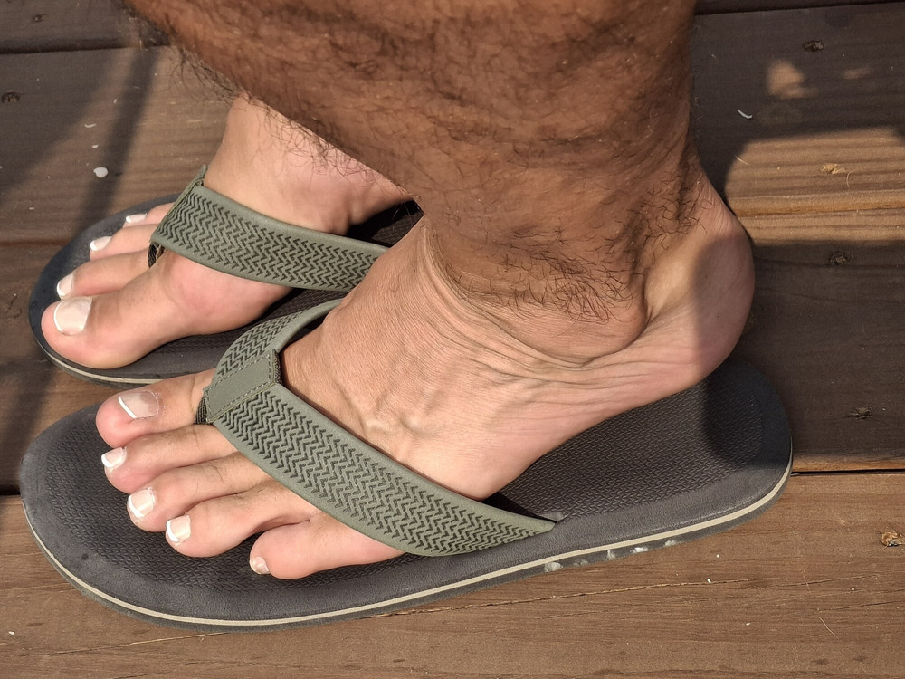 Flip flop feet and French pedicure #12