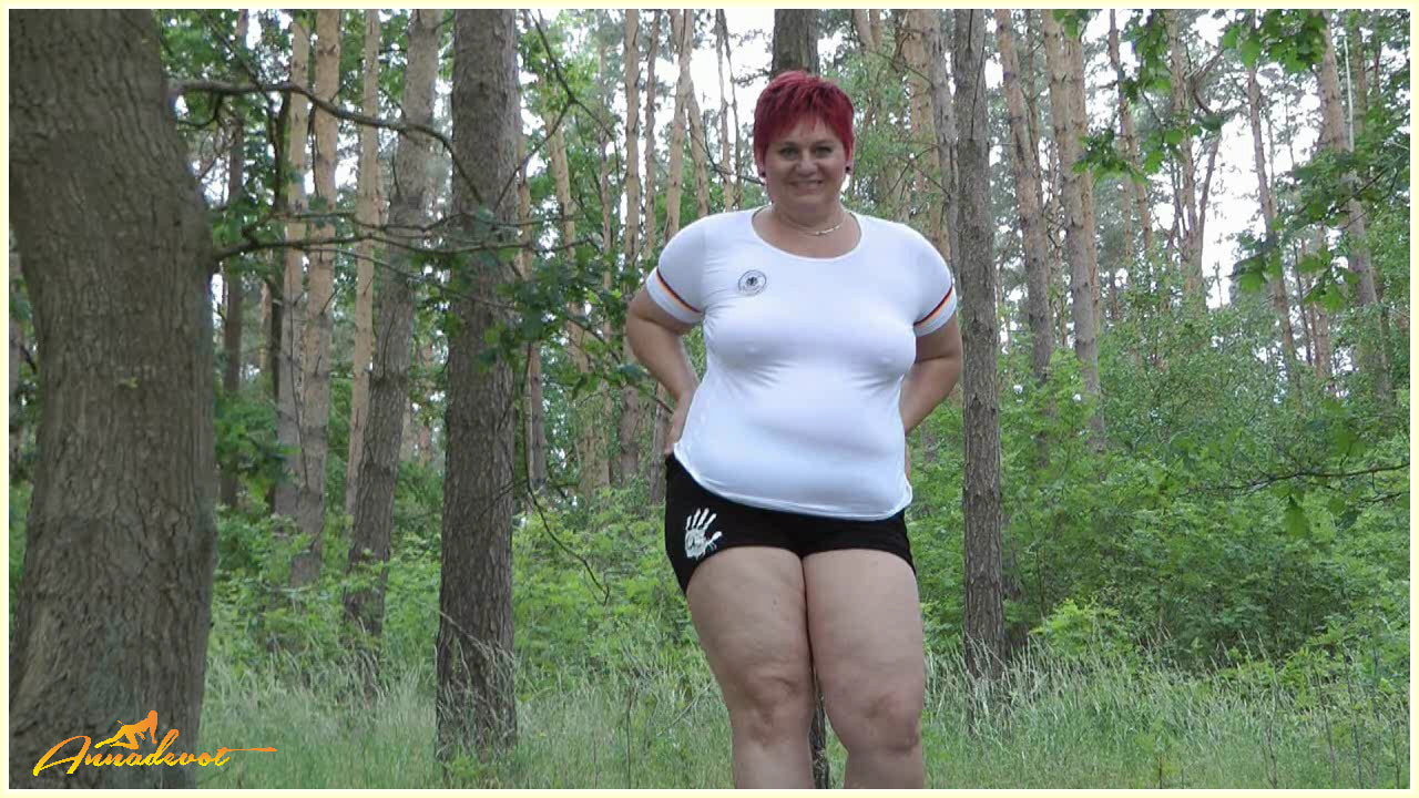 Annadevot - Pissing in the public outdoors #2