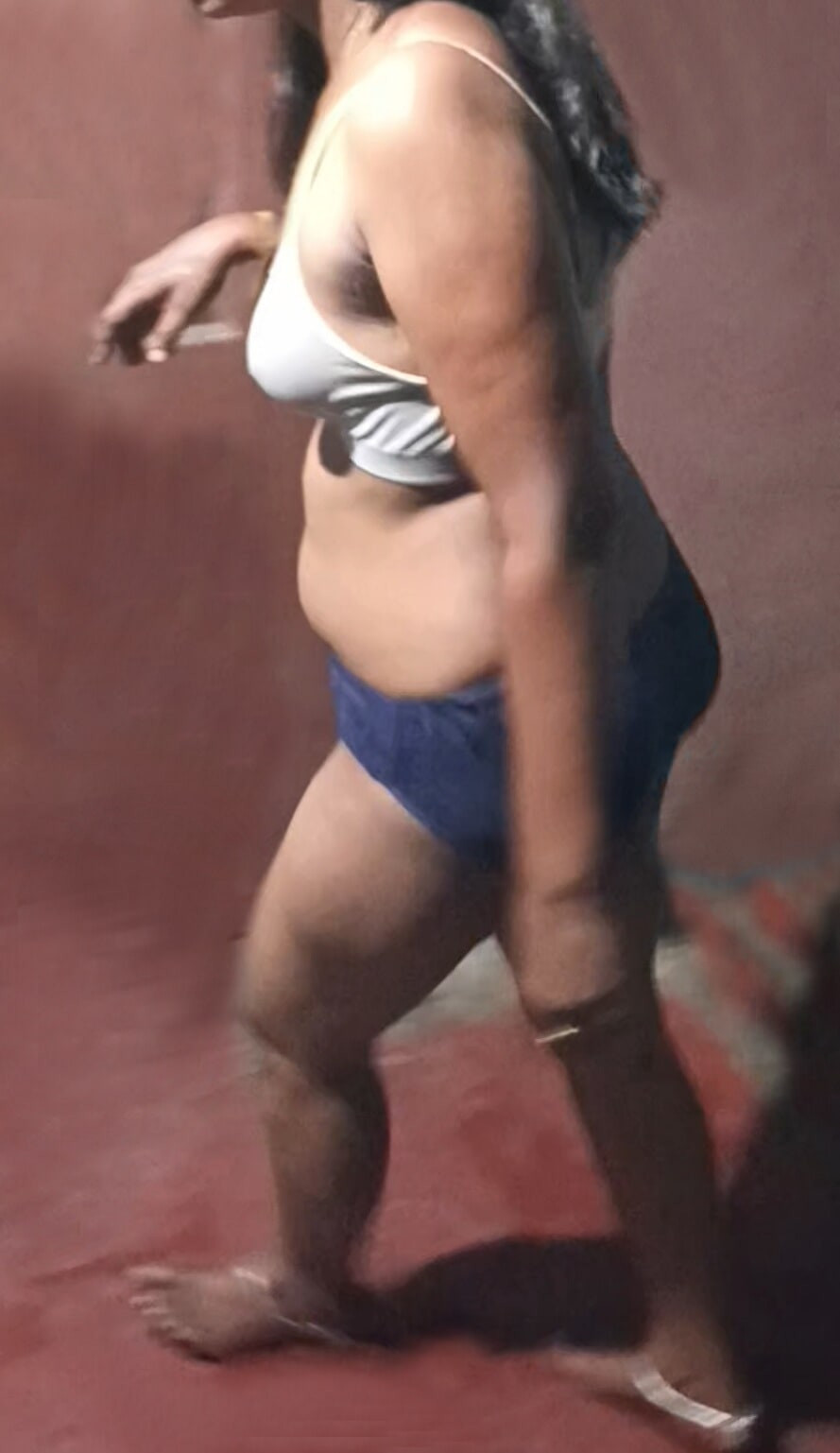 Indian tamil aunty suganthi hairy big pussy nude sex photos #10