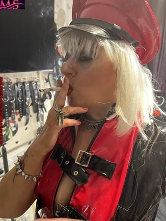 MISTRESS 42