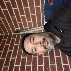 Yo message me