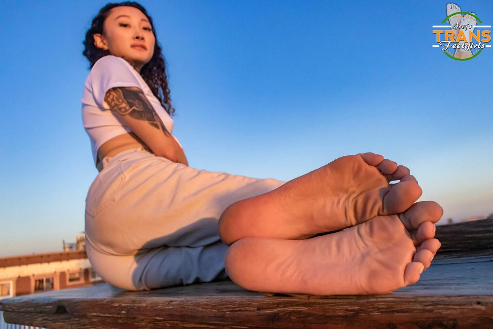 JOEYSTRANSFEETGIRLS: A Different Kind Of Double Footjob #5