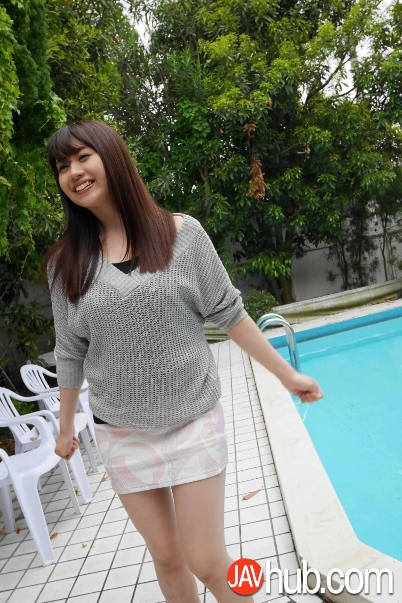 Nene Kinoshita’s Poolside Tease to Creamy Finish 12