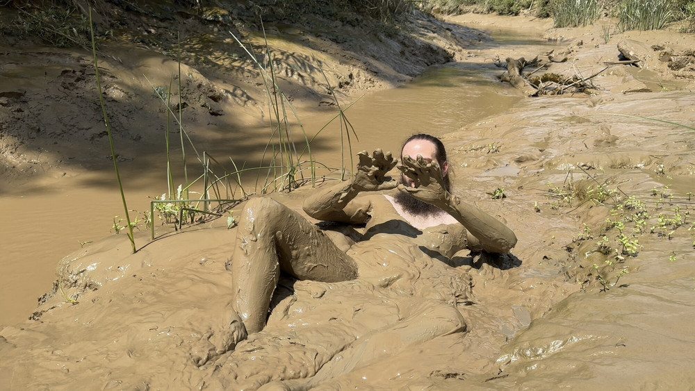 SHOT - MUD PIG IN HEAT #8