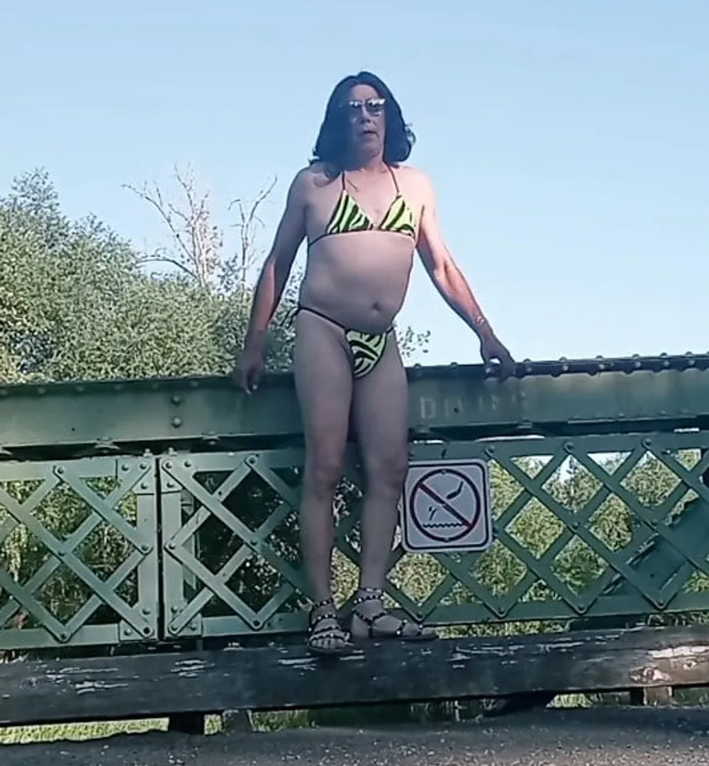 Lexiee in bikini down by the river