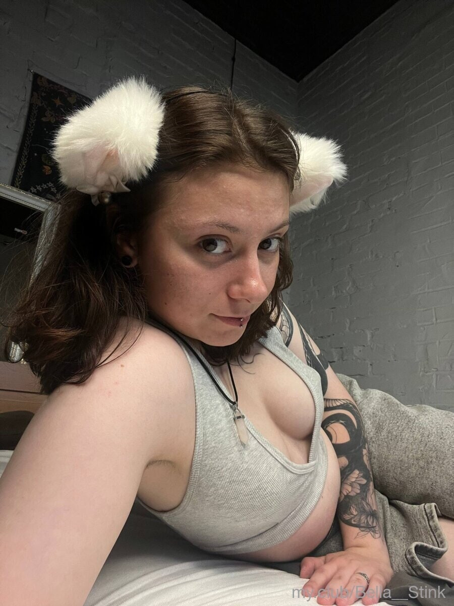 Free Bella__Stink Photos