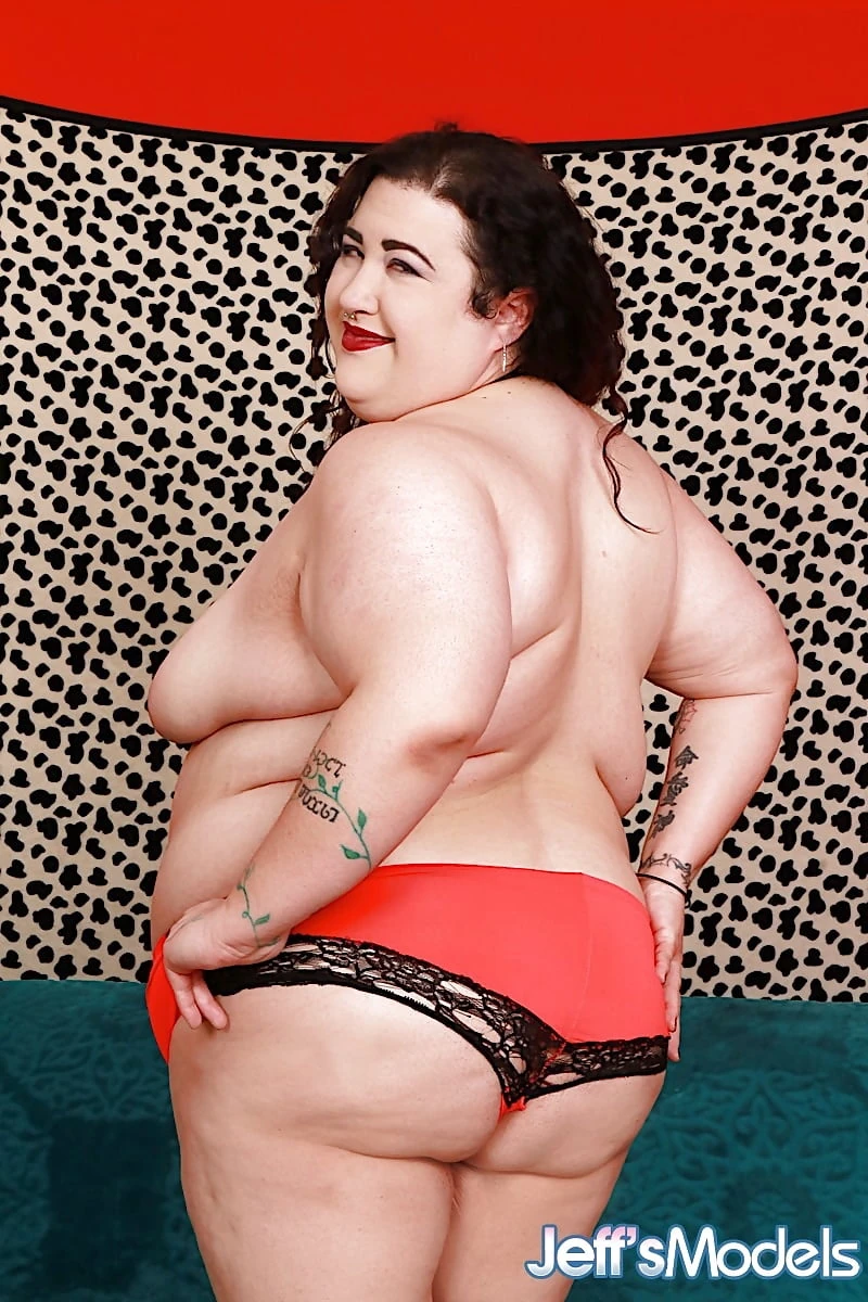 Brunette BBW Moon Baby takes it in her asshole #27