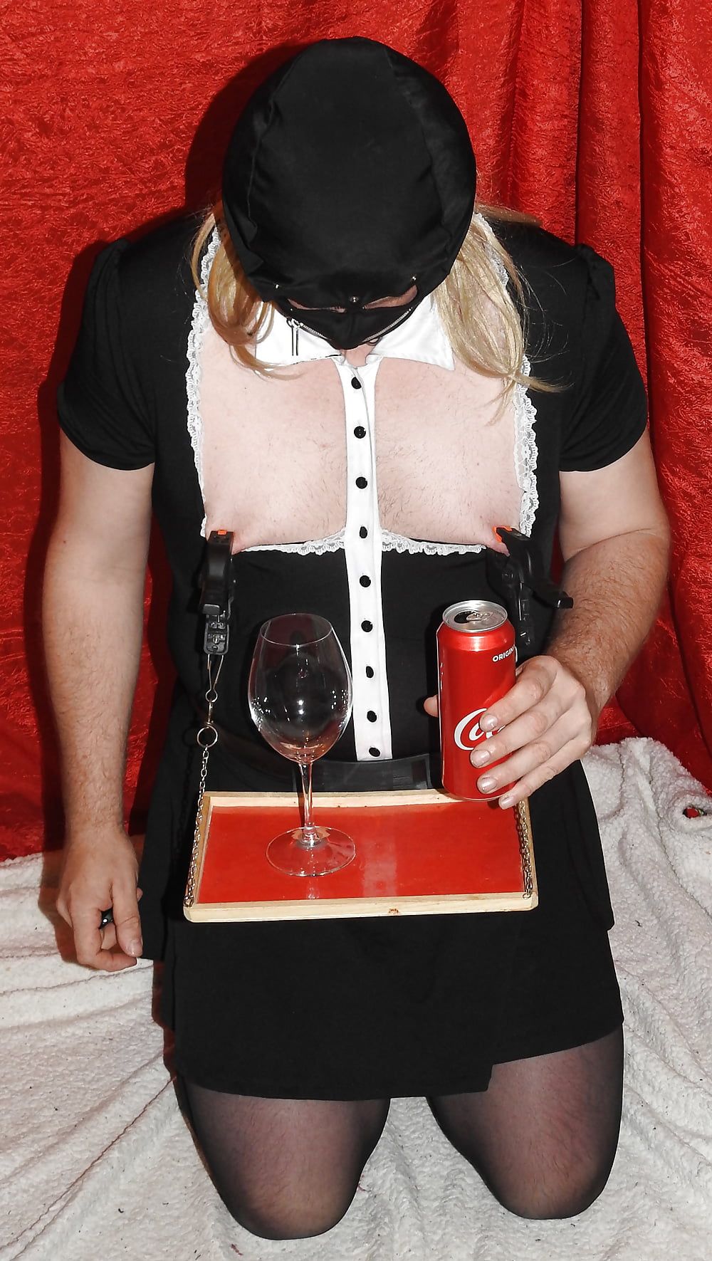 Sissy Served drinks by Glass