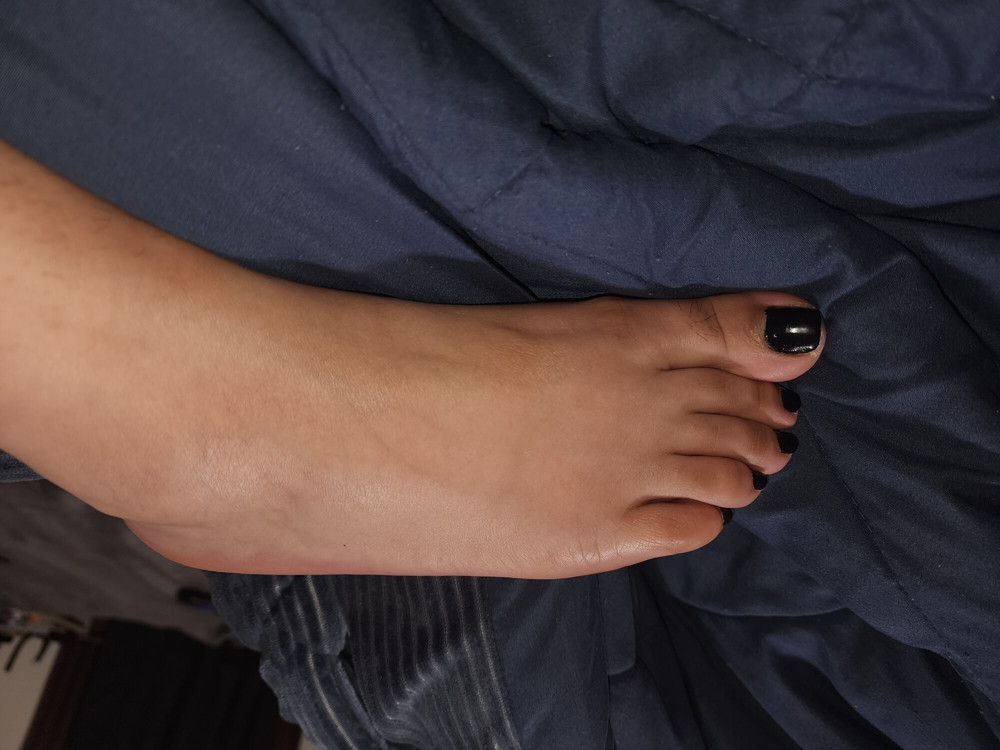 LatinaMilf blue toes #6