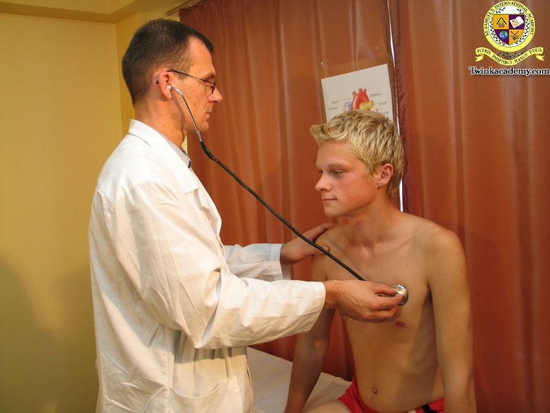 Doctor inspects a boys tight foreskin #7