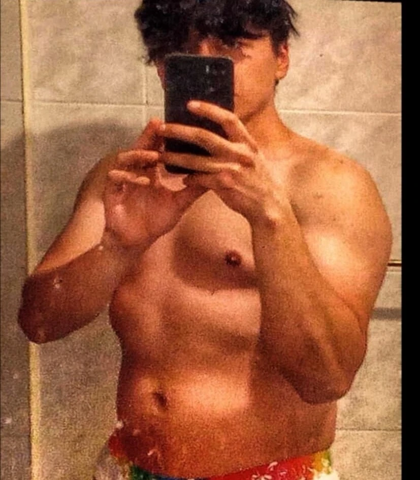 Hot guy looking for female partner #6