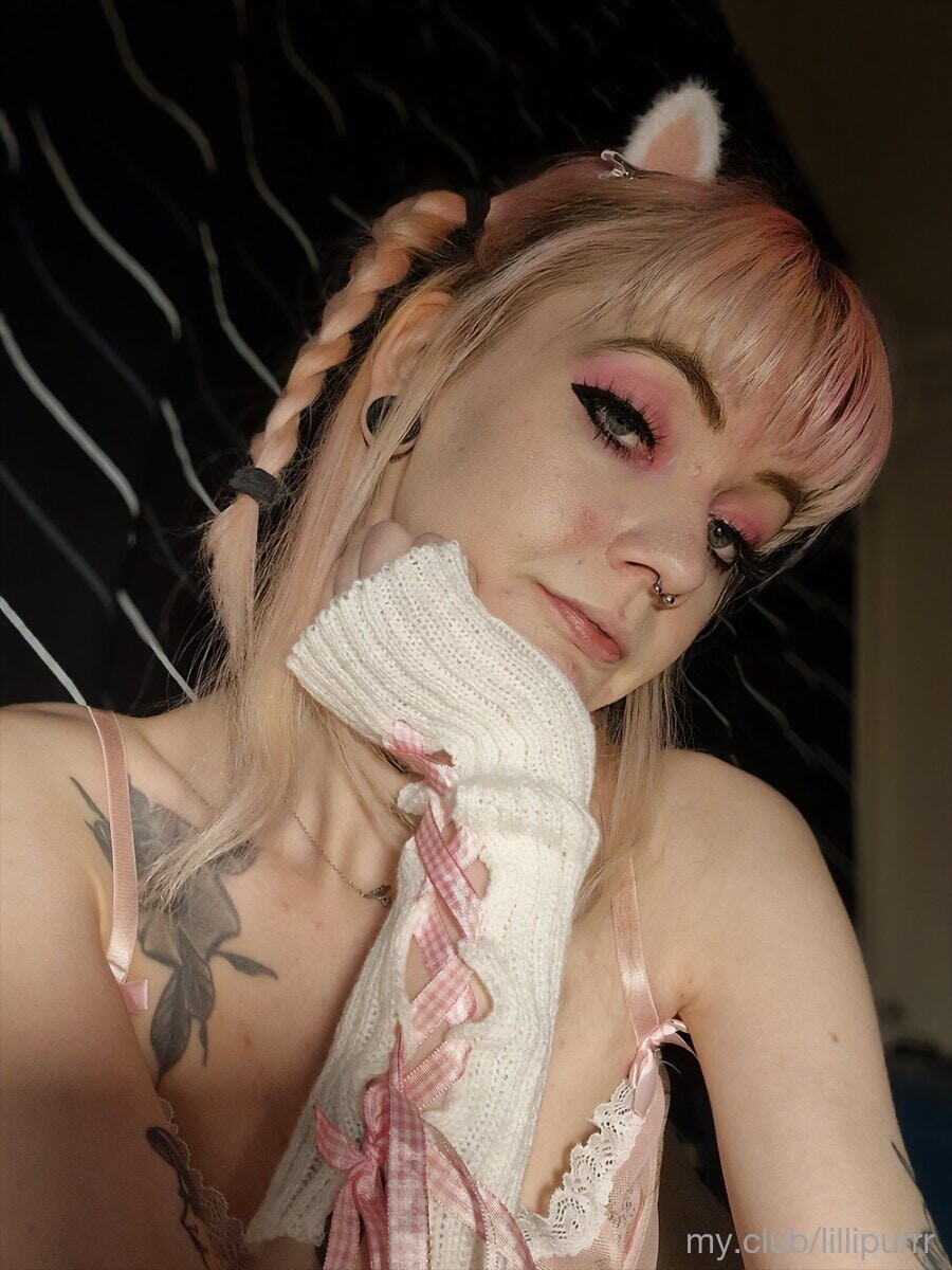 Lilli Purrr Free Photos #3