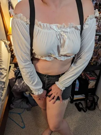 hotwife pirate costume         