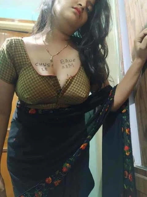 beauty in saree