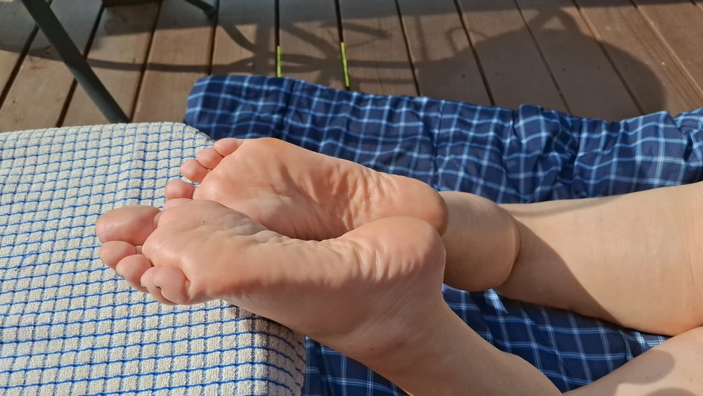Cute feet in the sun #4 #2