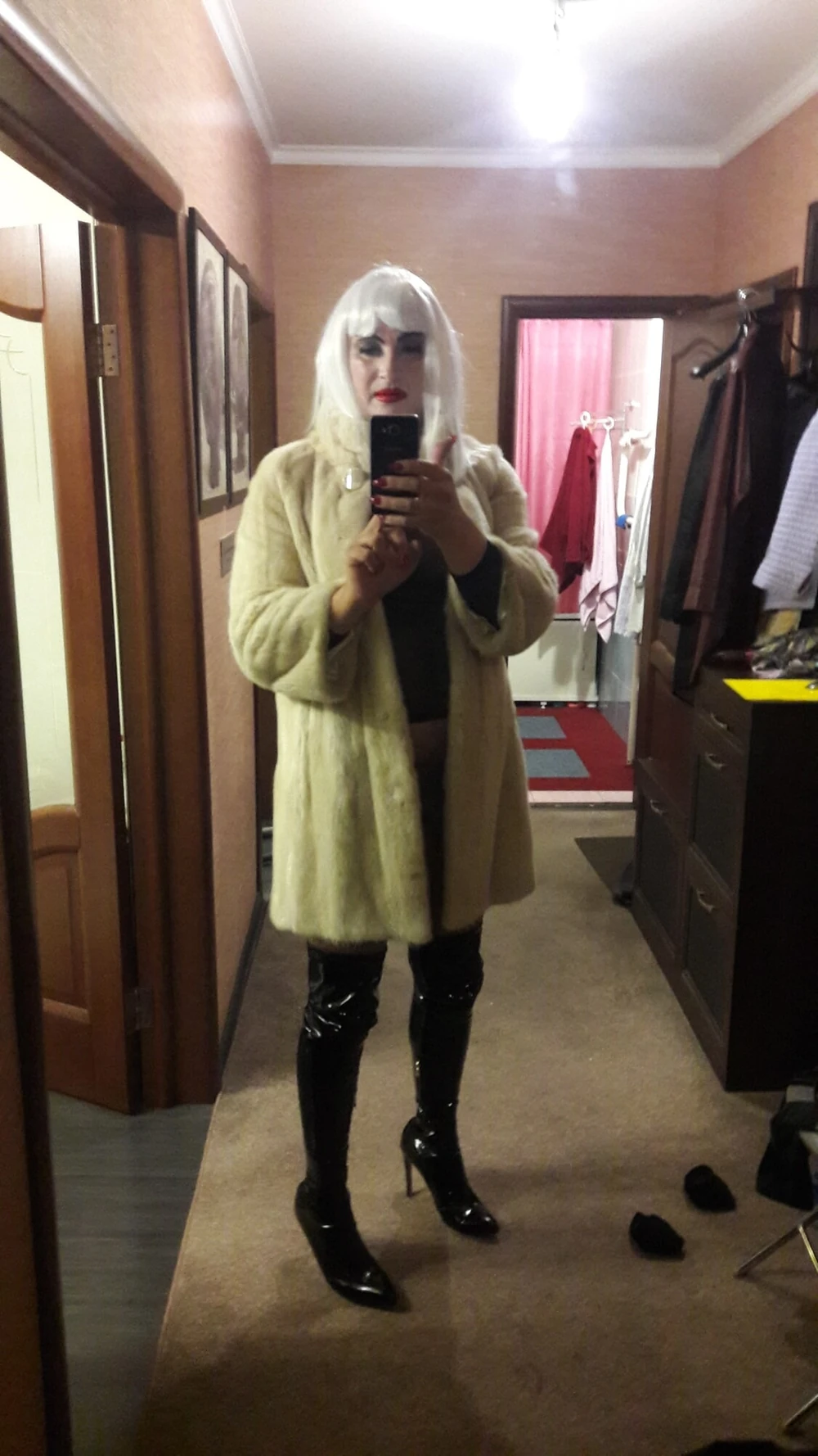 Mistress yvonne posing #3