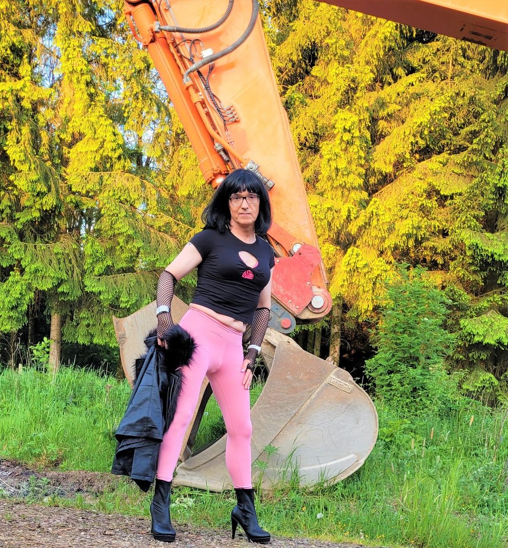 Tamara and the heavy equipment Tamara und das schwere Gerät  #14