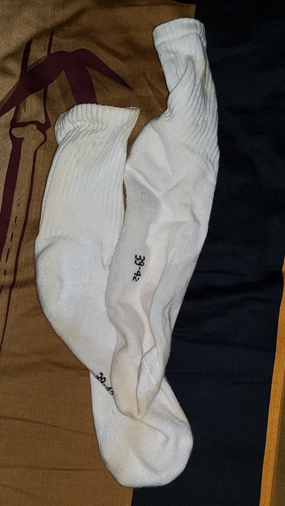 My white Socks - Pee #40