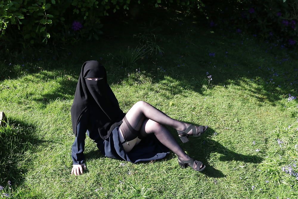 Muslim Burqa Niqab suspenders Outdoors Flashing  #28