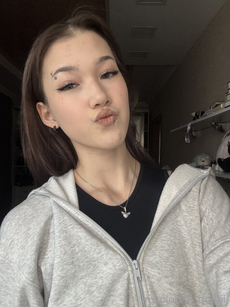 lil_domii Free Photos #3