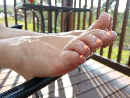 my girlfriends sexy milf feet toes and soles         