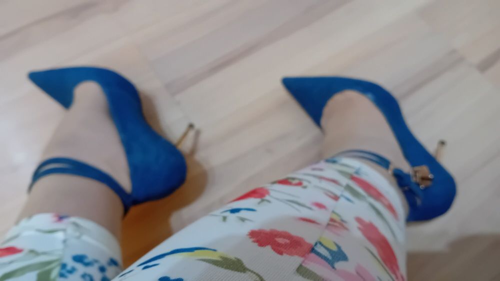 Crossdresser In Sexy Blue Jeans Pointed Toe High Heels #4