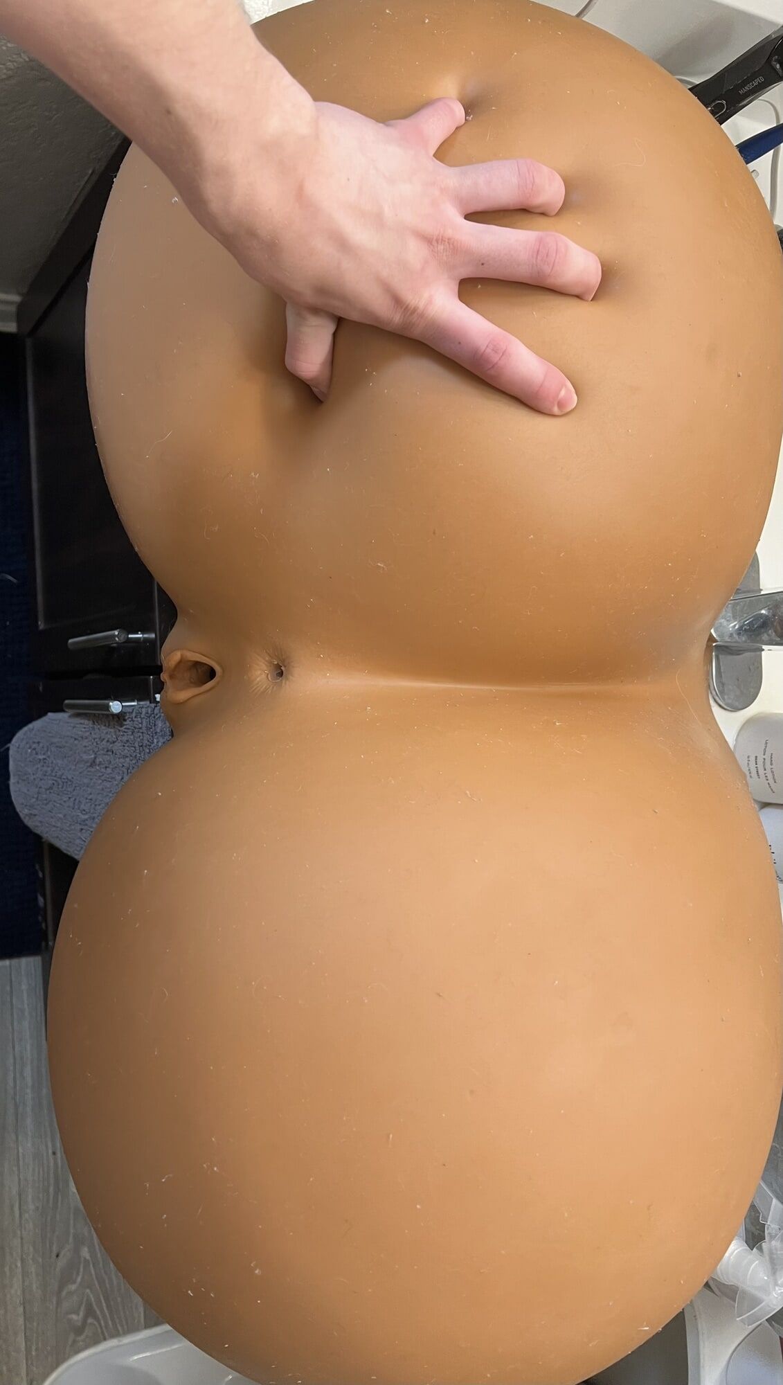 Showing Off the Immense Ass of the R3 CLM Sexdoll #7