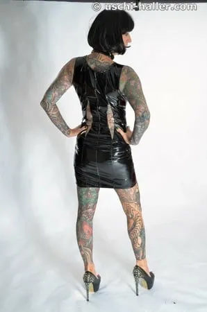 photo shoot with full body tattooed milf cleo           