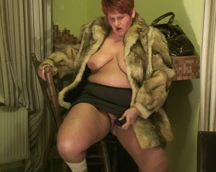 Public - I masturbate in fur coat