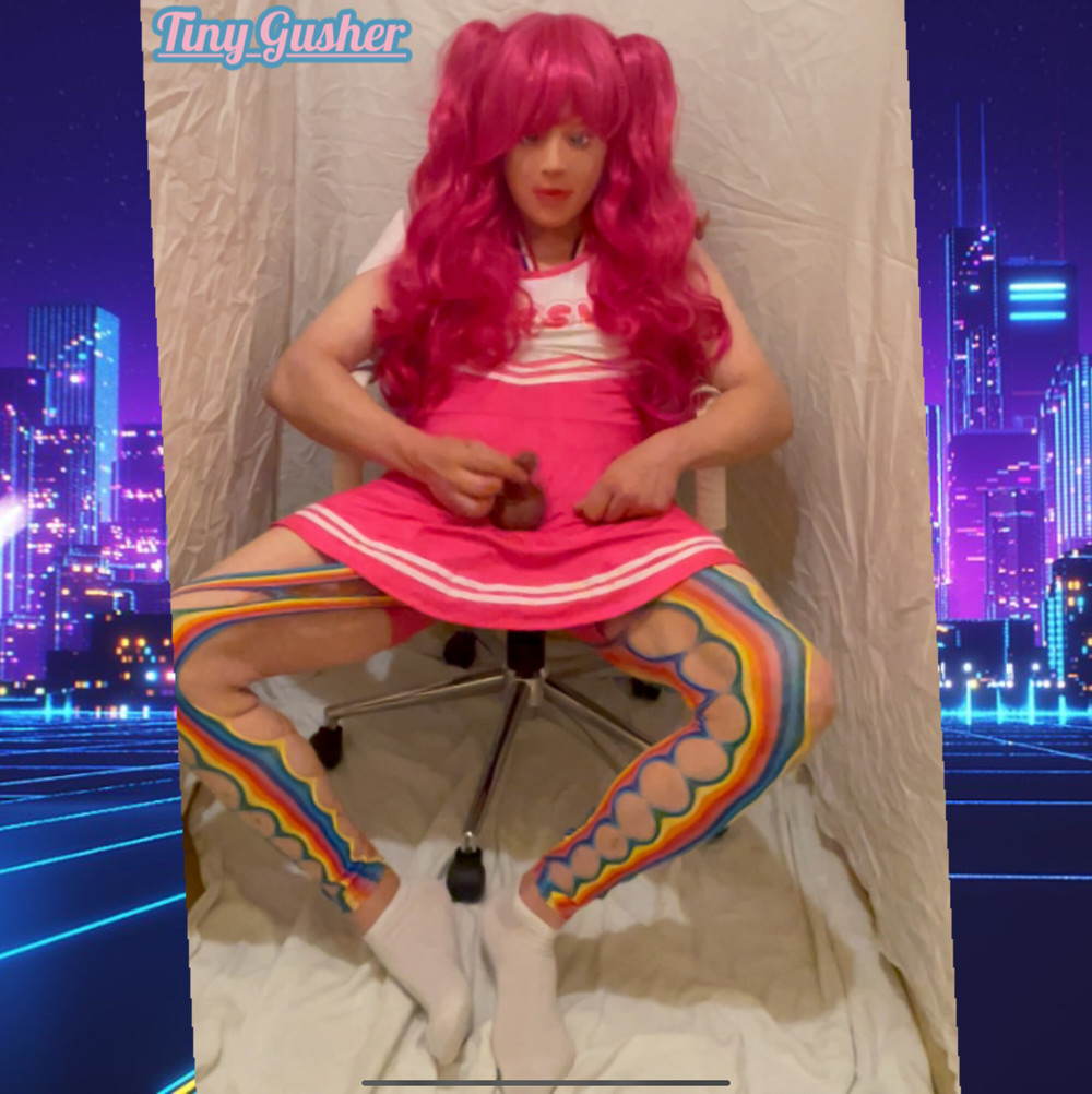 Tiny Gusher Best Photos 2 #23