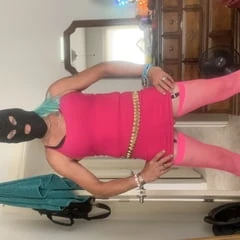 dom in pink