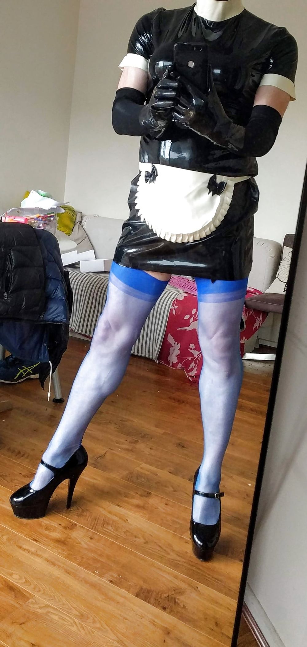 Latex Maid on a Wet Day - Headless #9