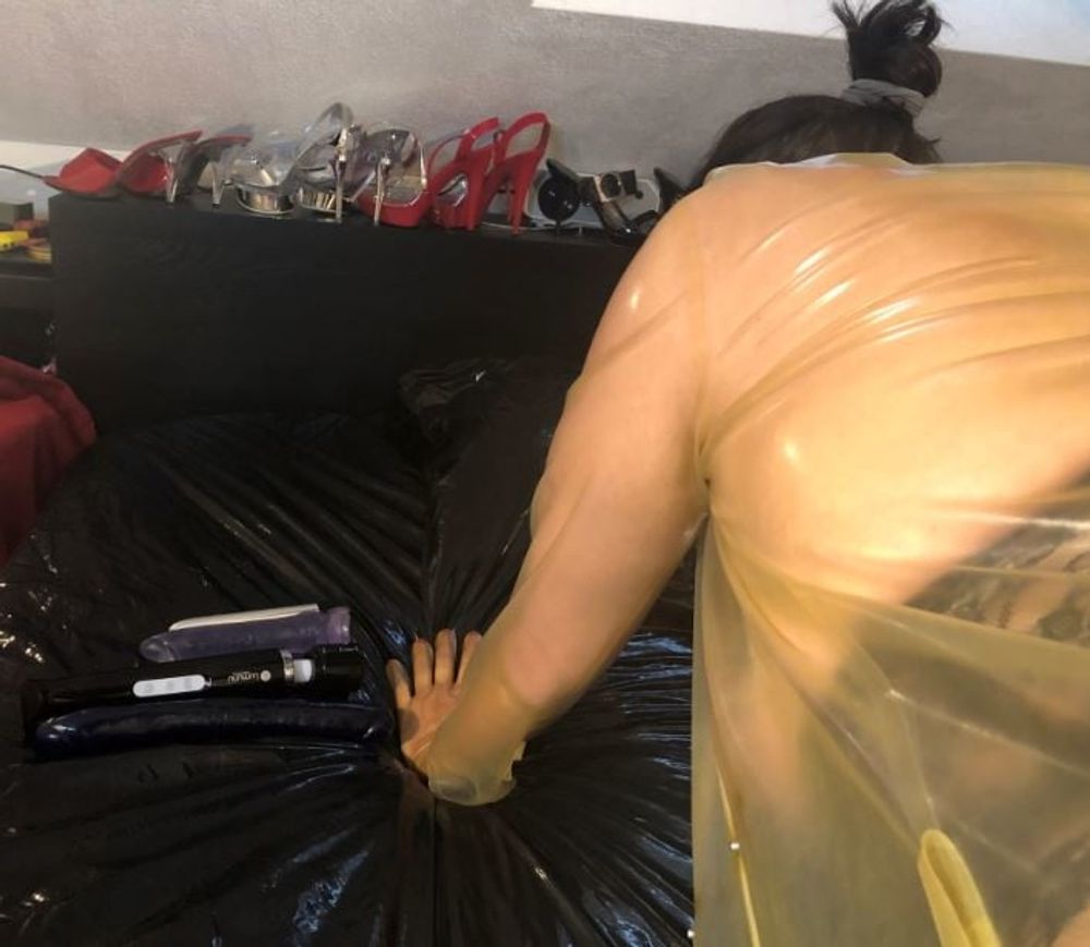 Transparent Latex Masturbation #17