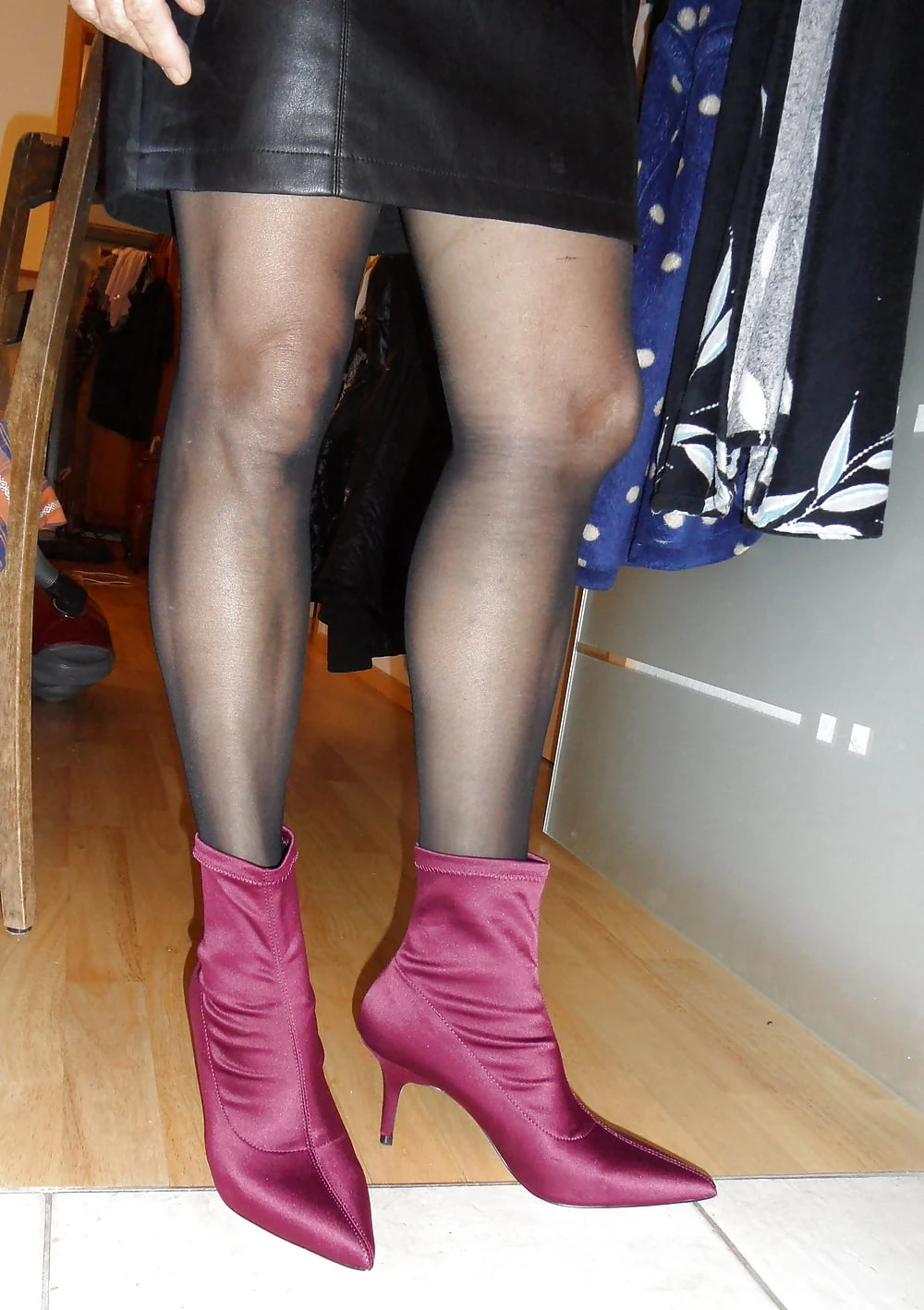 fitting her new shoes for the show #23
