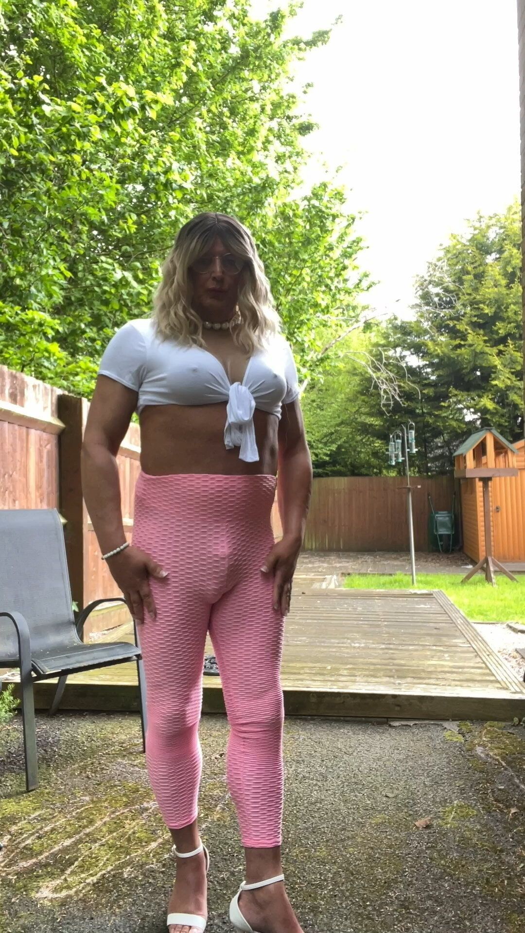 Amateur crossdresser kellycd2022 in pink leggings #5