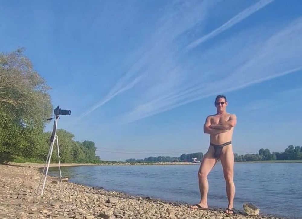 FKK Fotoshooting am Rhein in K?ln #7