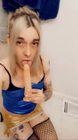 blue and yellow slut         