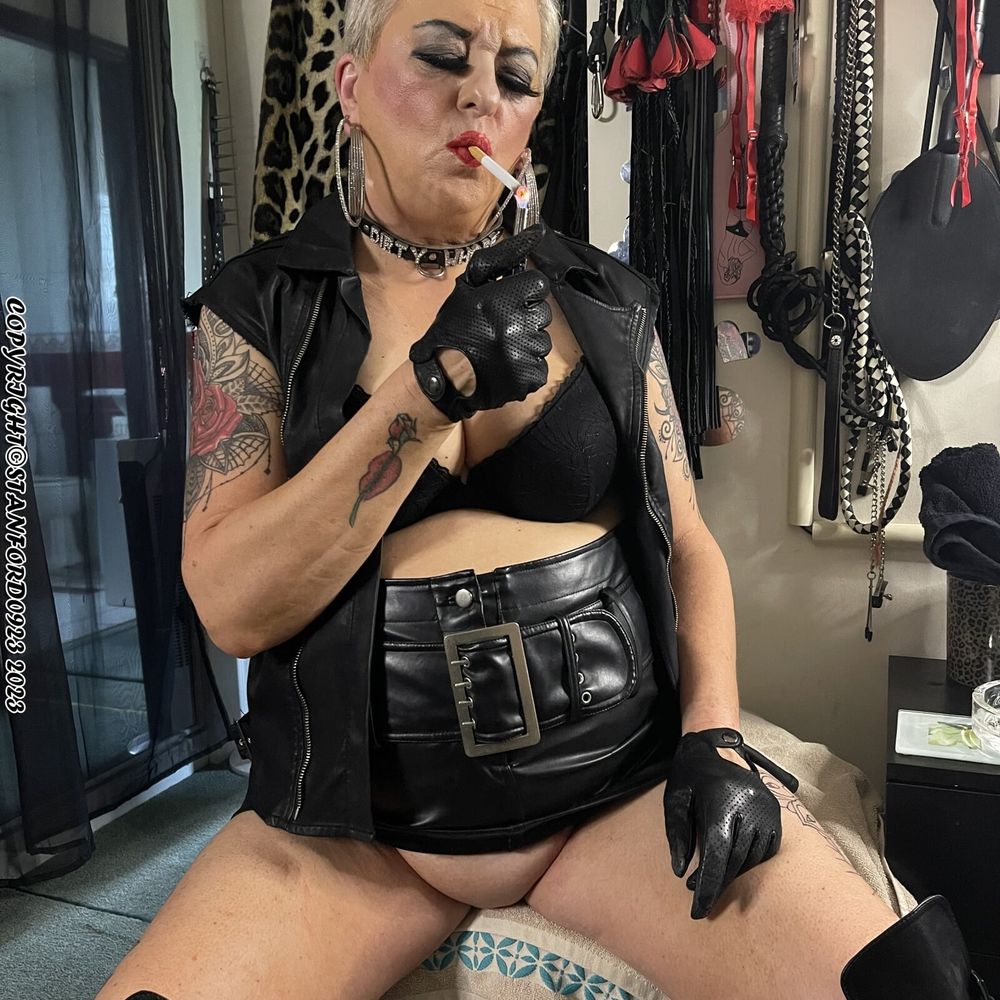 BIKER WHORE SHIRLEY #18