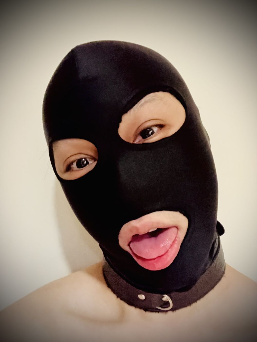 my mask, collar, and butt plugs #4