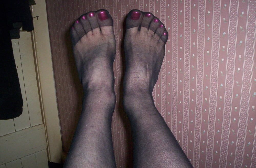 Mellissa's pretty little feet 4