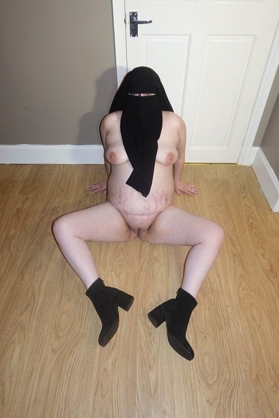 naked in niqab and ankle boots #15