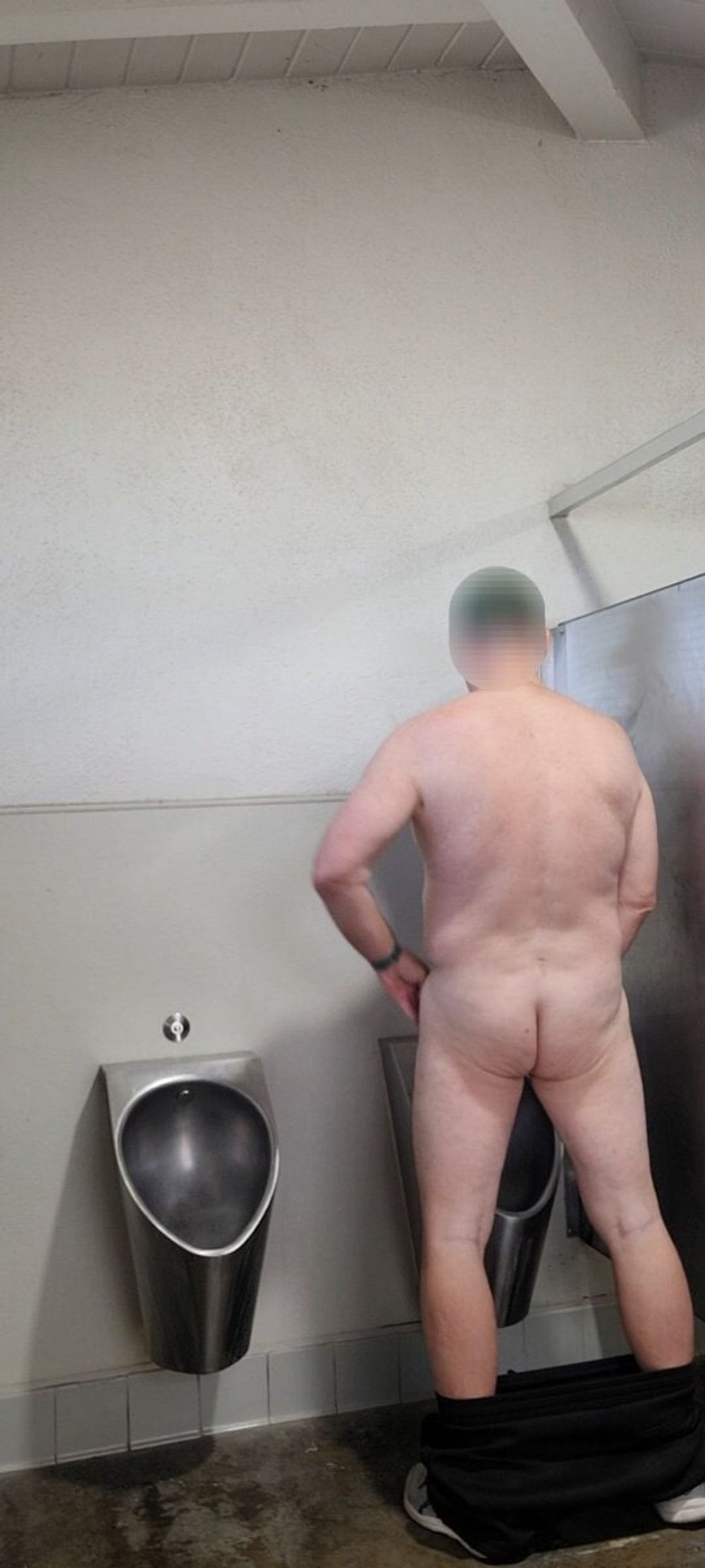 Men&#039;s Room Masturbation #2