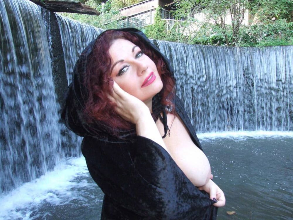 Jessica Rizzo the provocative and seductive Italian porn ac #12