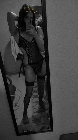 I'm so horny, baby. 🥵
